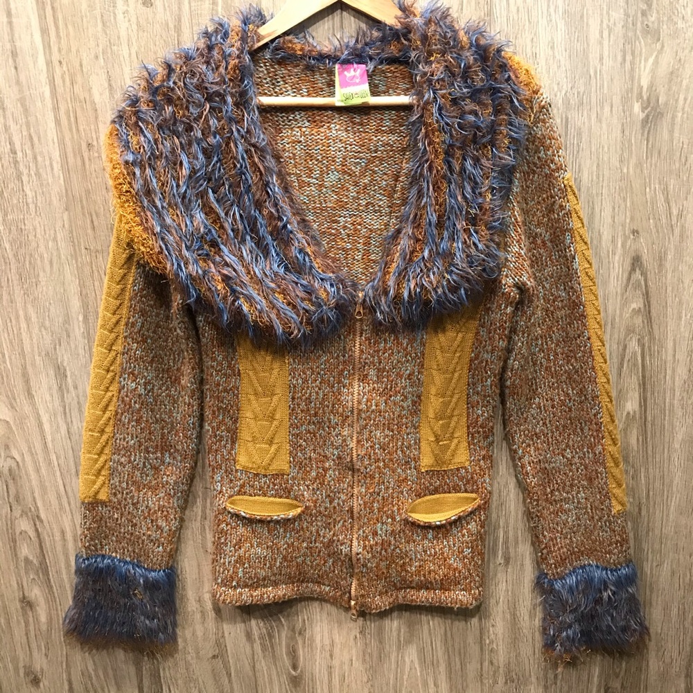 Save The Queen Long Sleeve Zip Sweater Size XL